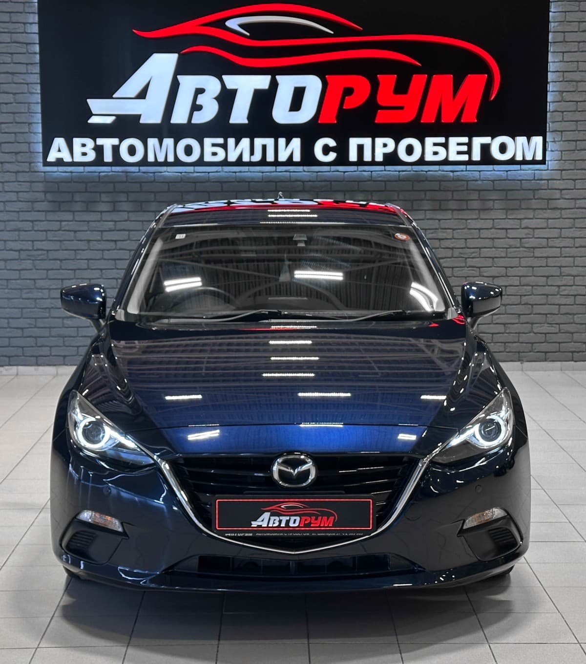 Mazda Axela - 3